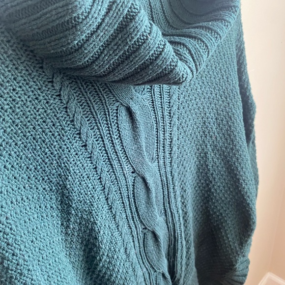 Sweater - Picture 6 of 7